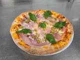 52. Mediteránska pizza