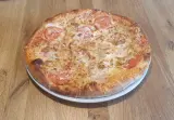 32. Bravčová pizza špeciál (800 g)